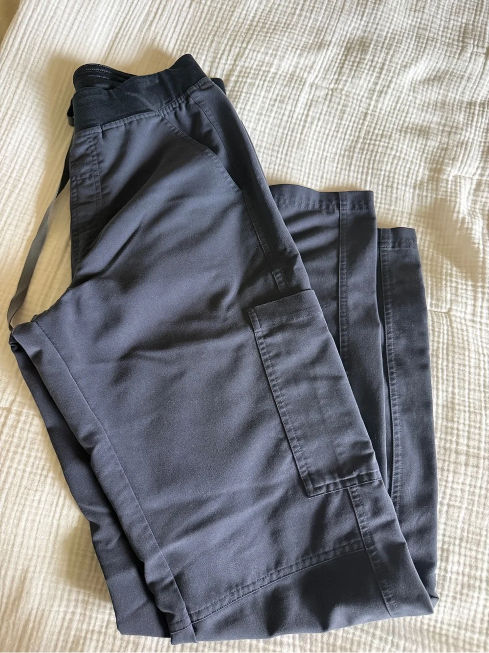 Figs Men's Dark Gray scrub set. Comfortable Stretch. Color Quiet Navy. PO 2038